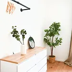 80qm In Zentral Gelegen Mit Hohen Decken - Beuys - *