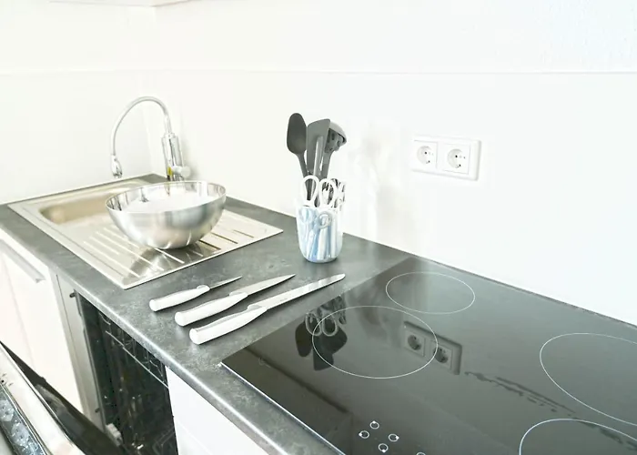 Apartment 80qm In Zentral Gelegen Mit Hohen Decken - Beuys - *